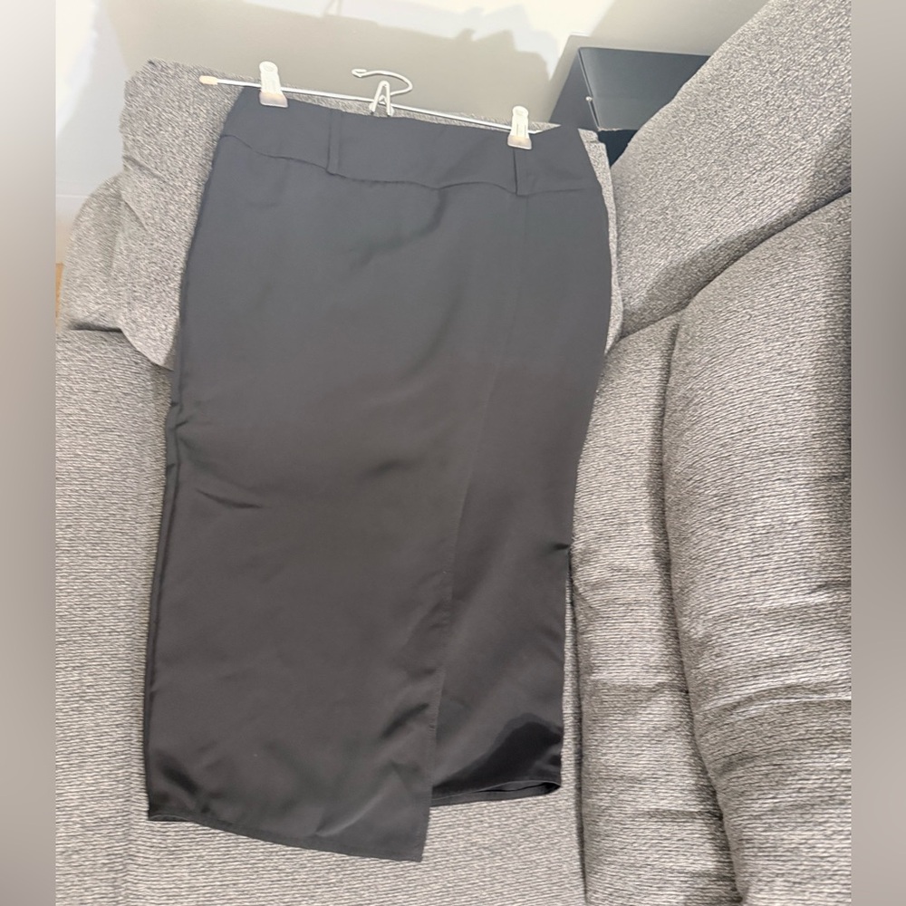 Donna Karan Black Pencil Skirt with Front Vent